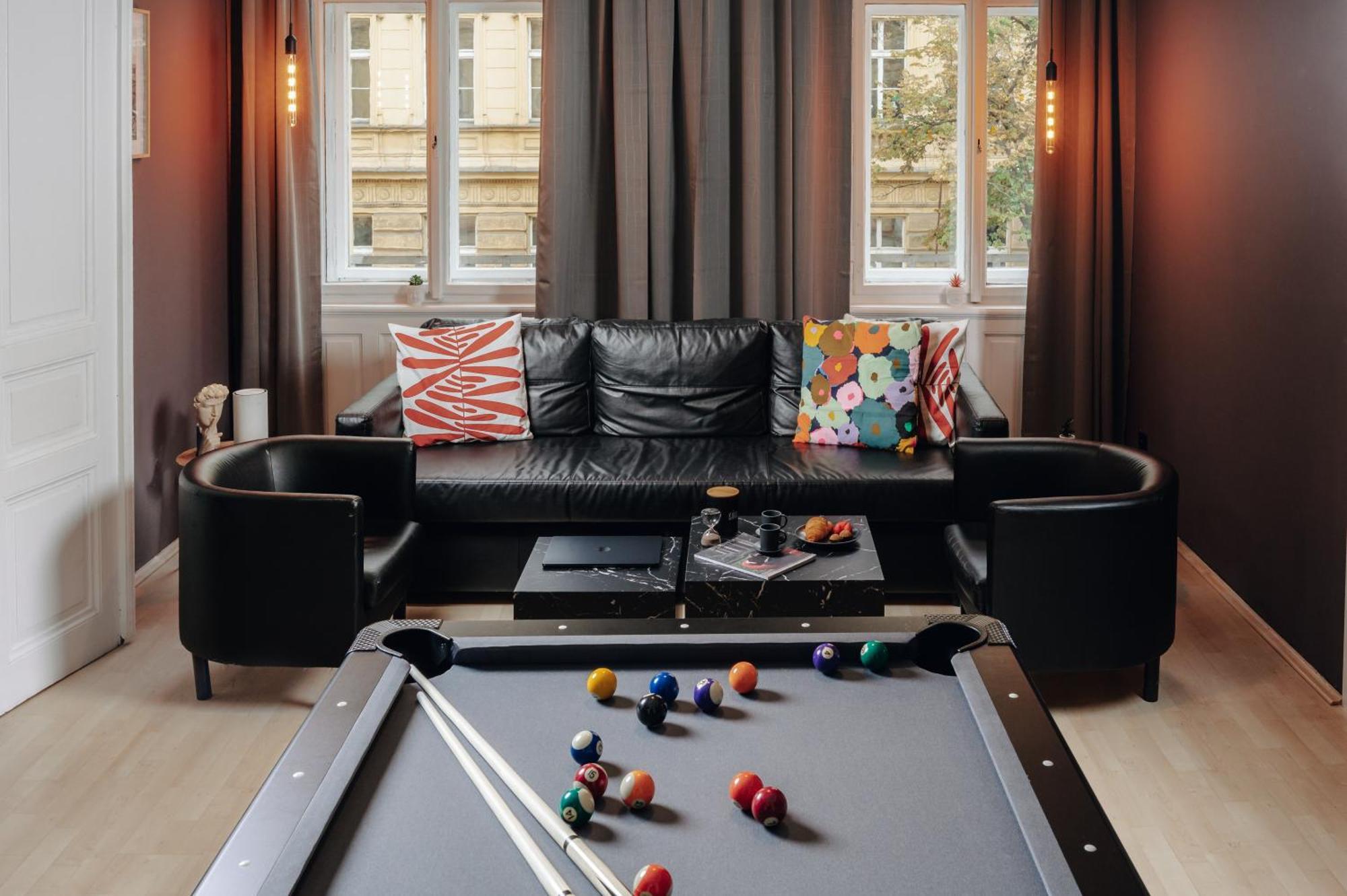 Cinema Billiard & Foosball - Centre 公寓 *